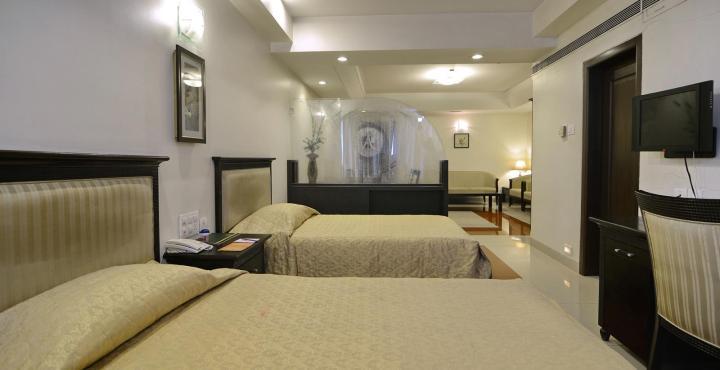 Ambience Executive Hotel Pimpri-Chinchwad Kültér fotó