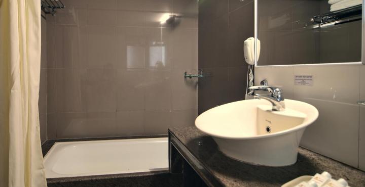 Ambience Executive Hotel Pimpri-Chinchwad Kültér fotó