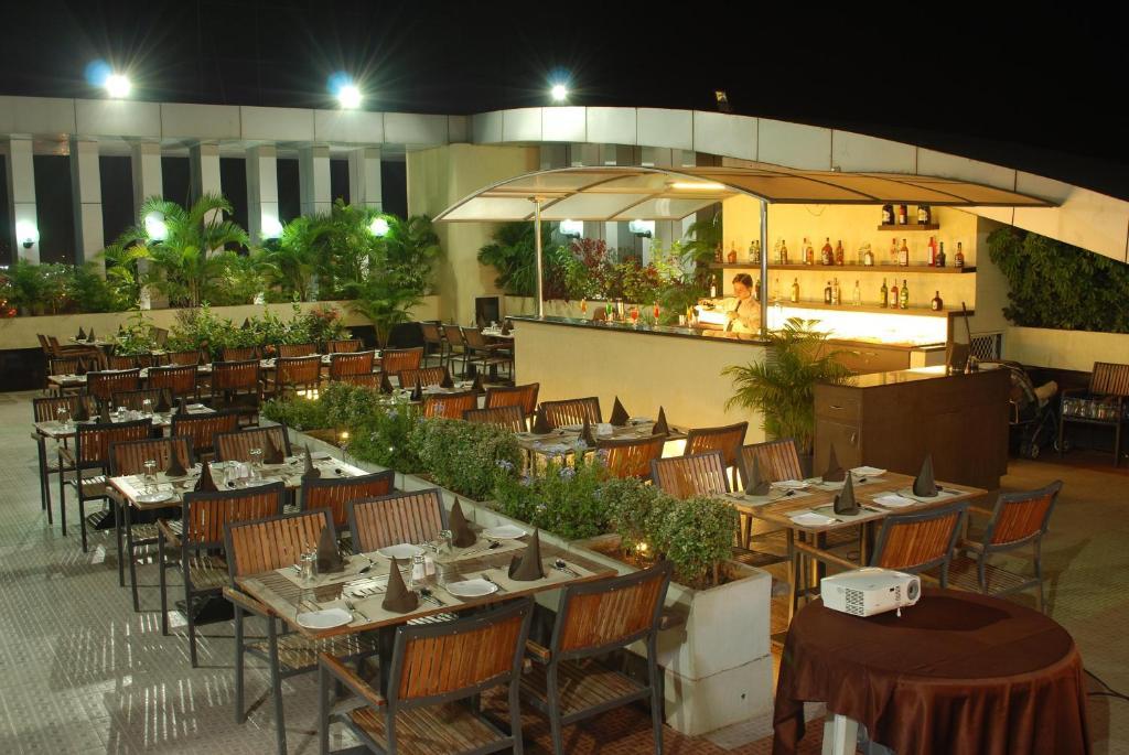 Ambience Executive Hotel Pimpri-Chinchwad Étterem fotó