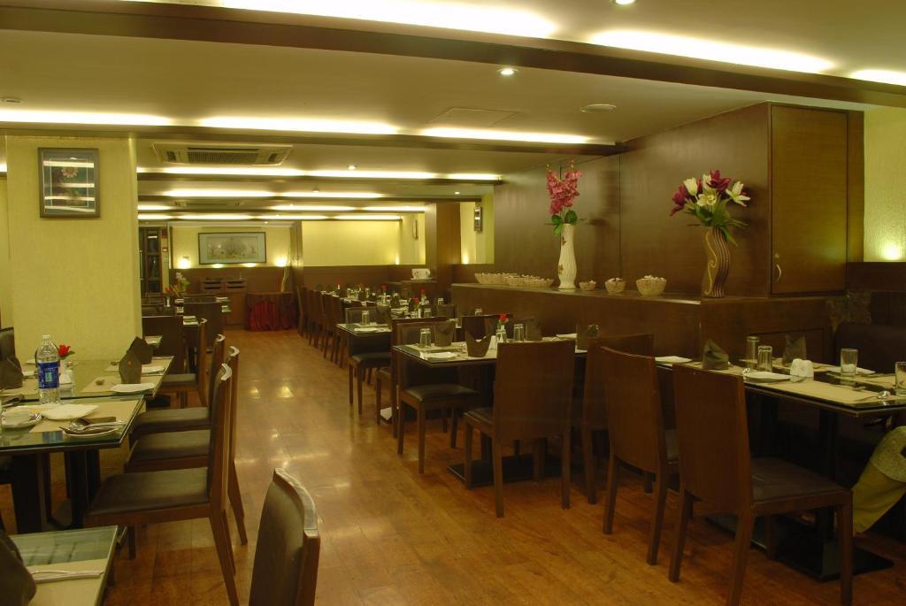 Ambience Executive Hotel Pimpri-Chinchwad Étterem fotó