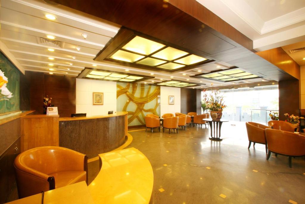 Ambience Executive Hotel Pimpri-Chinchwad Beltér fotó
