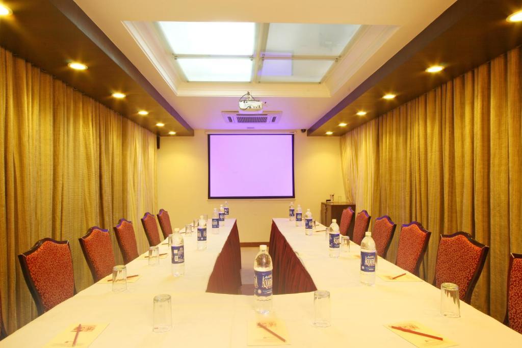 Ambience Executive Hotel Pimpri-Chinchwad Üzleti fotó